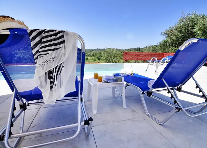 Jazz Rock With Large Private Pool Gouviá